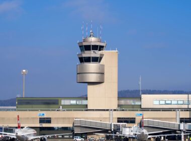 air_traffic_control_tower_at_zurich_airport.jpg