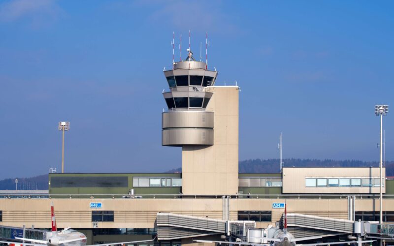 air_traffic_control_tower_at_zurich_airport.jpg