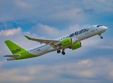 airbaltic_a220-1.jpg