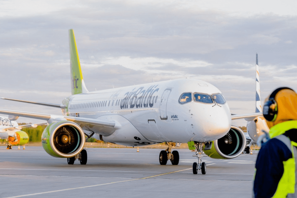 airbaltic_airbus_a220-300.png