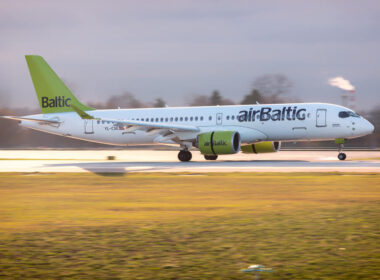 airbaltic_airbus_a220-300_yl-cse_landing_at_moscow_sheremetyevo_international_airport.jpg