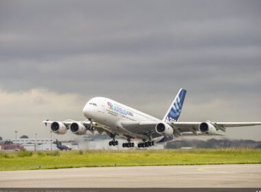 airbus_50th_anniversary_-_formation_flight_-_a380_taking_off.jpg