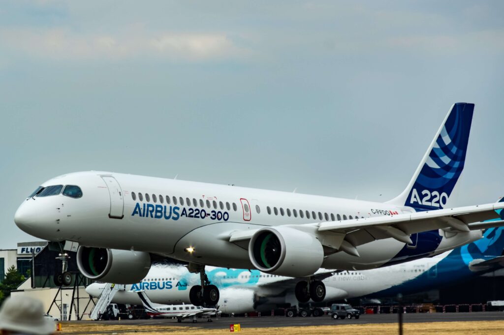 airbus_a220-300_2018-2.jpg