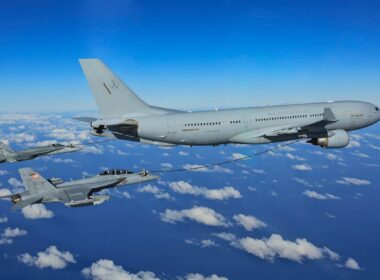 airbus_a330_mrtt_refuels_a_growler_and_a_hornet-1.jpg