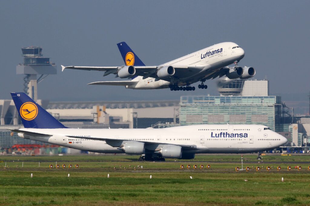 airbus_a380_and_boeing_747-1.jpg