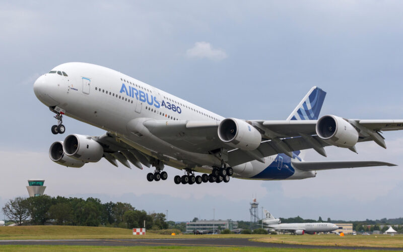 airbus_a380_departing_farnborough_airshow_2014.jpg