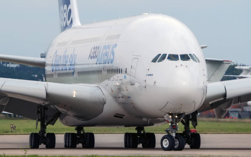 airbus_a380_taxiing_at_maks_2013.jpg