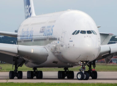 airbus_a380_taxiing_at_moscow_air_show_maks_2013.jpg