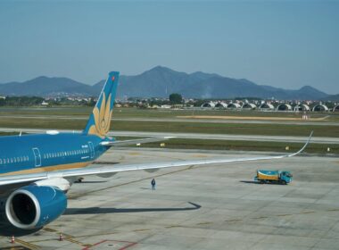 airbus_at_hanoi_noi_bai_airport.jpg