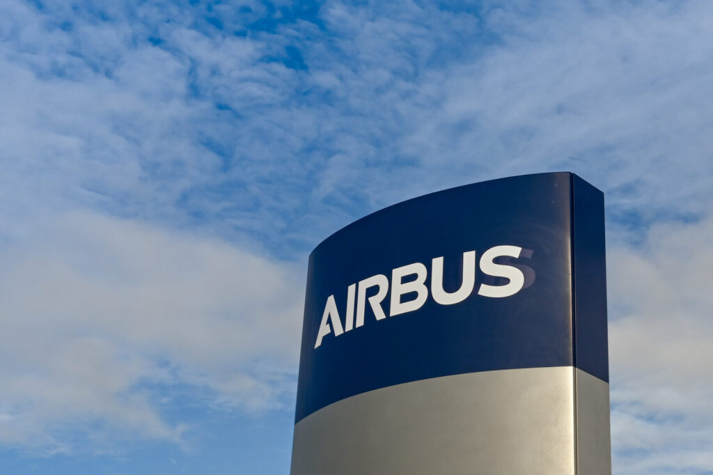 airbus_logo_in_a_blue_sky.jpg