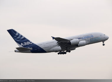 airbus_tests_a380_with_pure_saf_in_one_engine.jpg