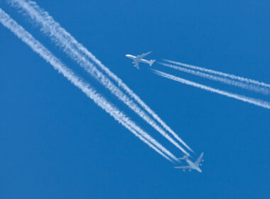 airbus_vs_boeing_flying.jpg