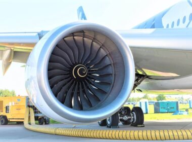 aircraft_engine_rolls-royce_trent_xwb_long-range_wide-body_twin-engine_passenger_aircraft_airbus_a350-900_xwb.jpg