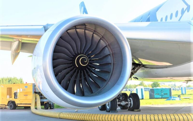 aircraft_engine_rolls-royce_trent_xwb_long-range_wide-body_twin-engine_passenger_aircraft_airbus_a350-900_xwb.jpg