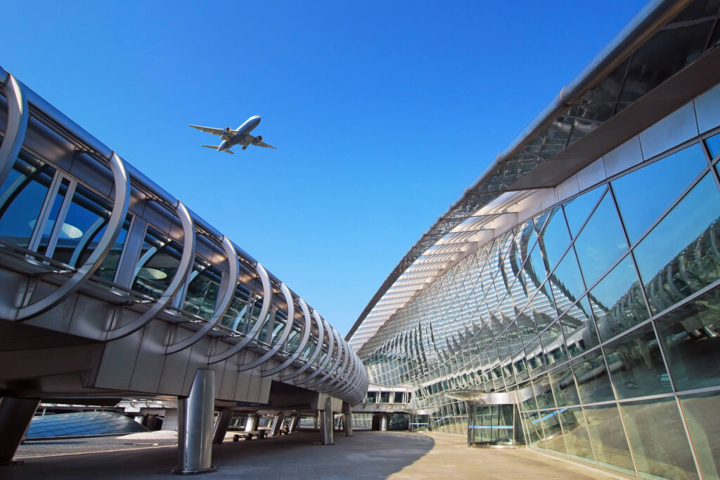 aircraft_landing_at_seoul_incheon_international_airport_icn.jpg