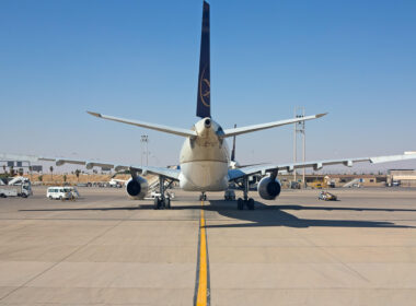 aircraft_preparing_for_takeoff_in_riyadh.jpg