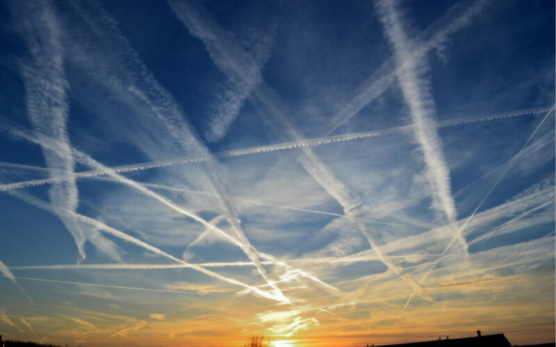 aircraft_tracks_in_the_sky.jpg