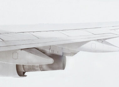 airplane_wing_and_engines.jpg