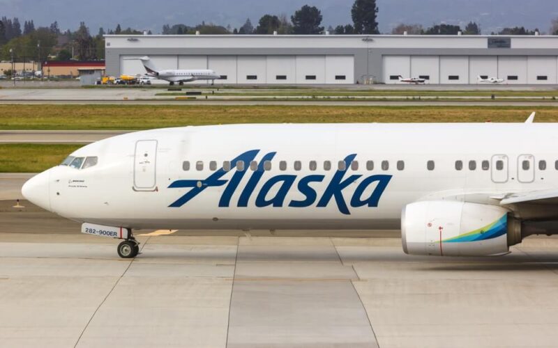 alaska_airlines_boeing_737-900.jpg