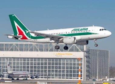 alitalia_airbus_a319-111_2-1.jpg