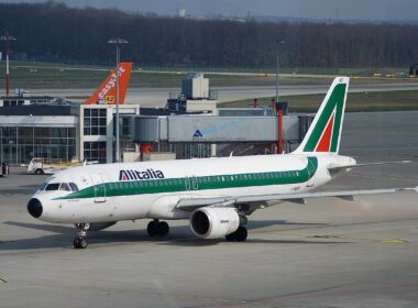 alitalia_airbus_a320-214_i-bikf@gva25.03.2007-456ap_-_flickr_-_aero_icarus.jpg