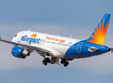 allegiant_airbus_takes_off_from_phoenix.jpg