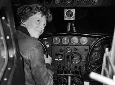 amelia_earhart.jpg