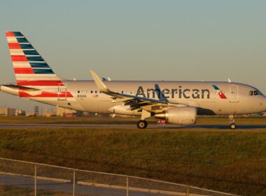 american_airlines_airbus_a319_at_sunset.jpg