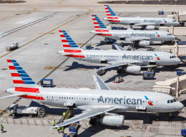 american_airlines_aircraft_at_phoenix_airport.jpg