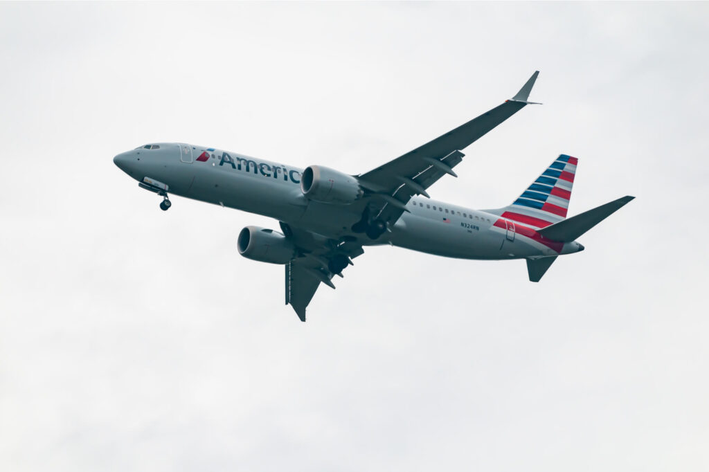 american_airlines_boeing_737_max_8_on_approach.jpg