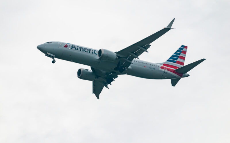 american_airlines_boeing_737_max_8_on_approach.jpg