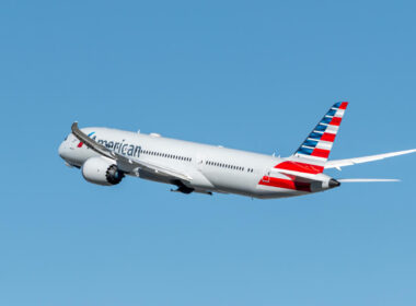 american_airlines_boeing_787_dreamliner_departing_lax.jpg