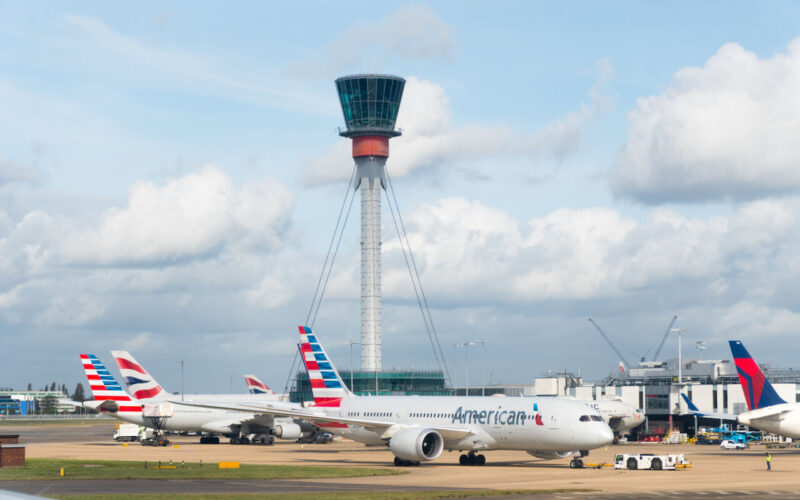 american_airlines_in_heathrow.jpg