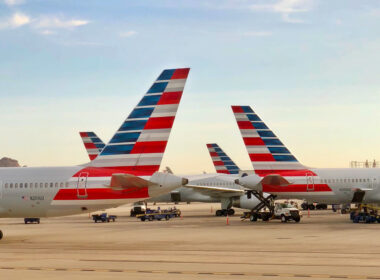 american_airlines_plane_tails.jpg