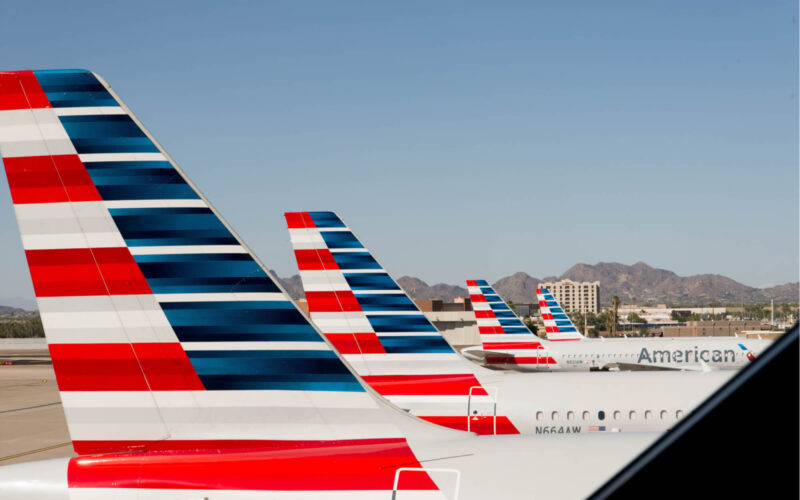 american_airlines_planes_on_ramp_at_phoenix.jpg