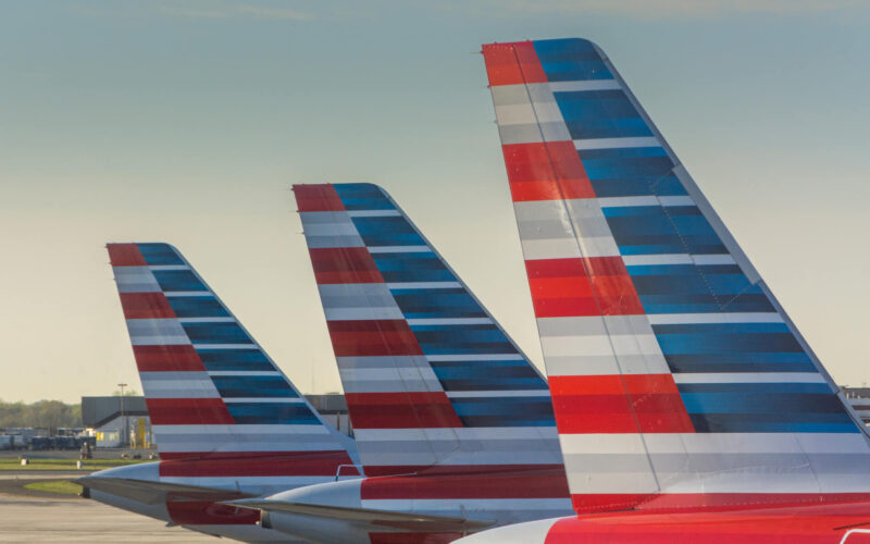 american_airlines_tails.jpg