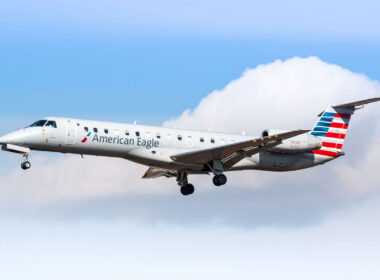 american_eagle_embraer_erj-145_at_jfk.jpg