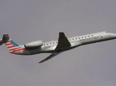 american_eagle_embraer_erj-145_n652rs_photo_2-3.jpg