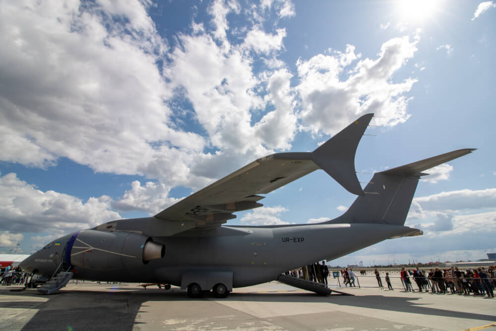 an_antonov_178_in_ukranian_army_at_teknofest_2019.jpg