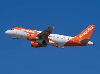 an_easyjet_airbus_a319_aircraft.jpg