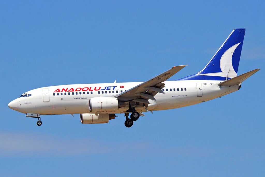 anadolujet_boeing_737-700.jpg