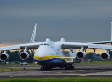 antonov_an-225_mriya_arriving_at_raf_brize_norton.jpg