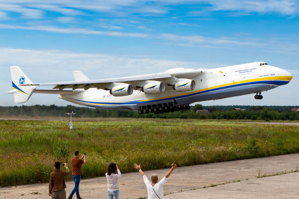 antonov_an-225_mriya_take_off_ukraine_kyiv-1.jpg