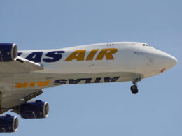 atlas_air_b747_cargo_plane_comes_in_to_land.jpg