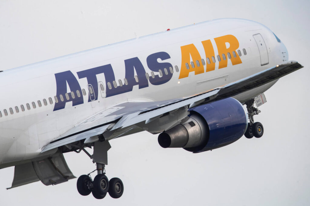 atlas_boeing_767_taking_off.jpg