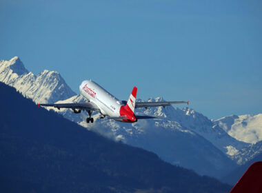 austrian_airlines_a320_with_mountain_backdrop.jpg