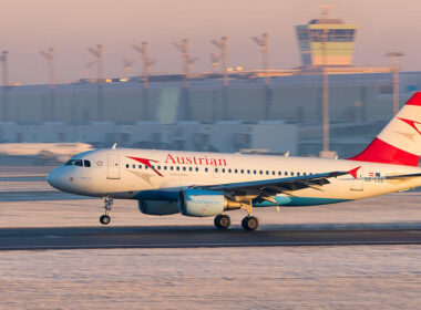 austrian_airlines_airbus_a321_departing_vienna_international_airport.jpg