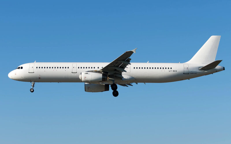 avion_express_airbus_a321_ly-nvq.jpg