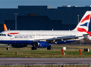 ba_airbus_a320_at_gatwick_airport.jpg