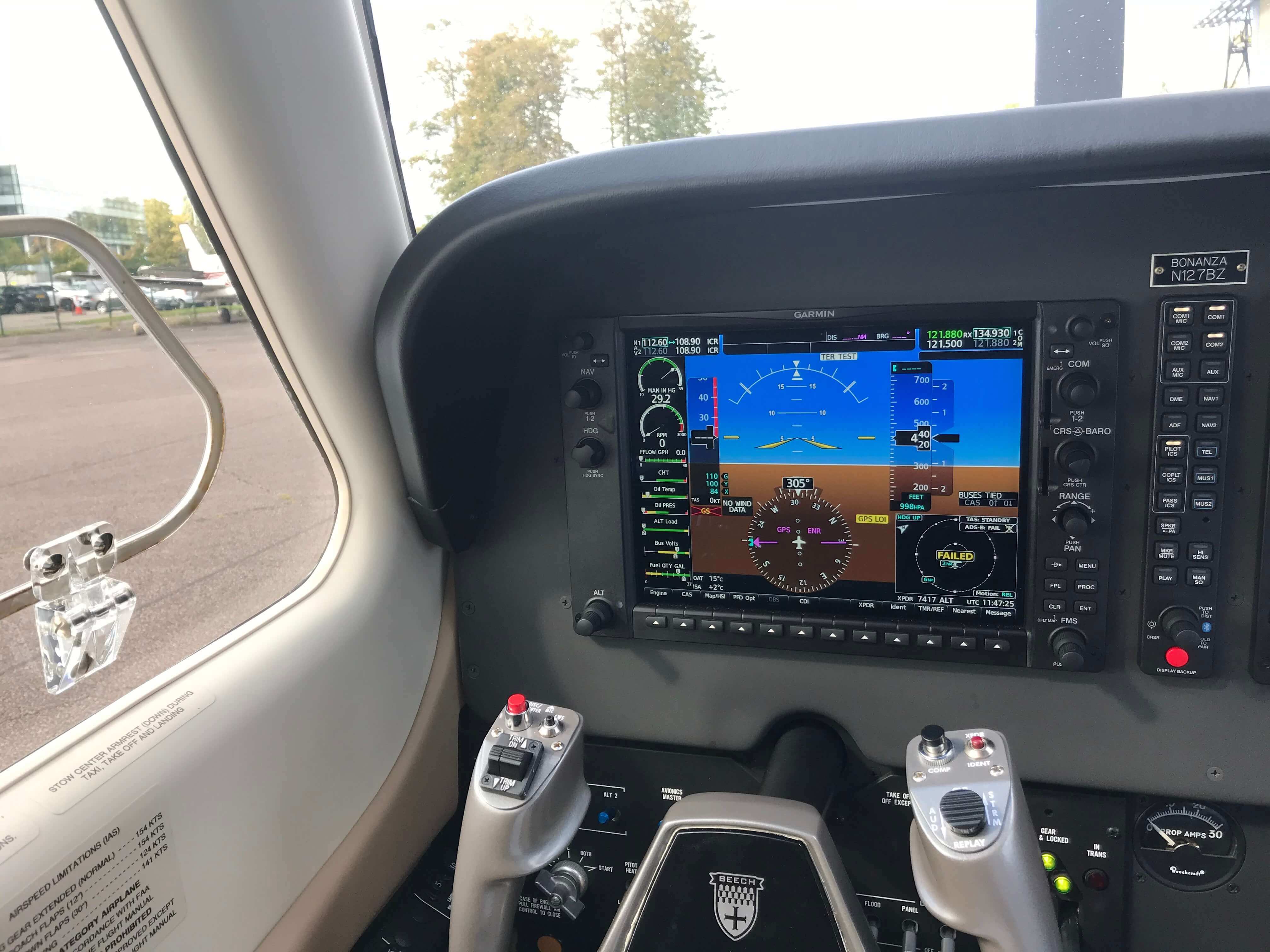 beechcraft bonanza controls